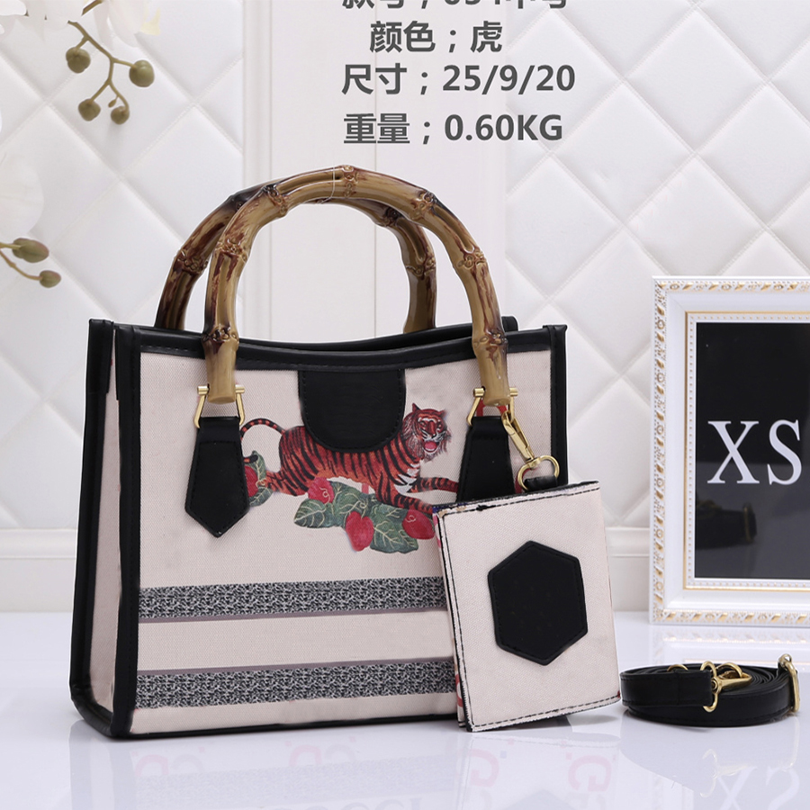 Tote bag Handbag High Quality Designer Bags Marcs Ophidia totes Crossbody Genuine leather Bags Shoulder wallet Purse Designers Handbags hobo WOODY, Beige
Tote bag Handbag High Quality Designer Bags Marcs Ophidia totes Crossbody Genuine leather Bags Shoulder wallet Purse Designers Handbags hobo WOODY, Beige