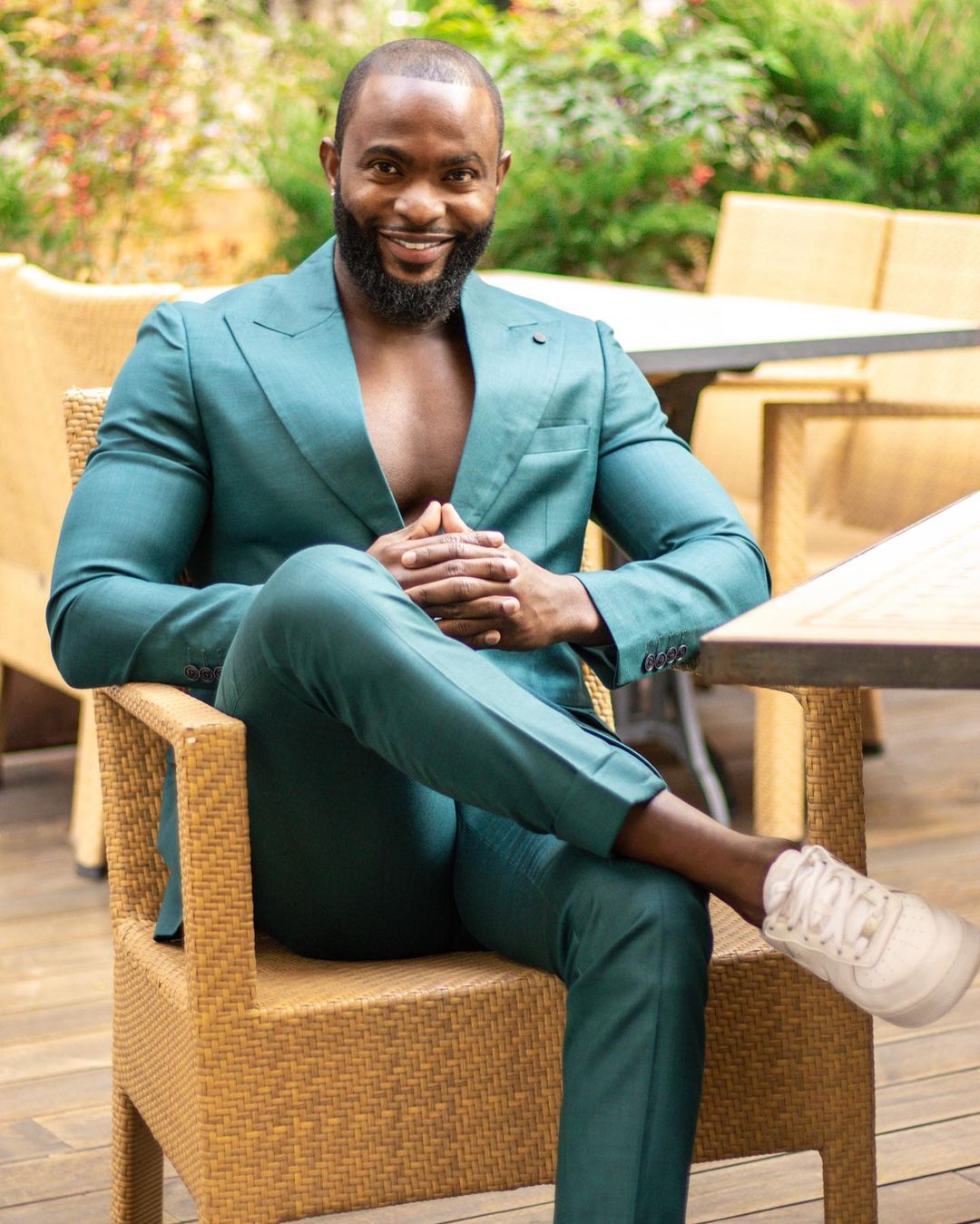 Green Wedding Tuxedos Two Button Groom Dinner Formal Evening Suits Birthday Party Wear Blazer 2 Pieces