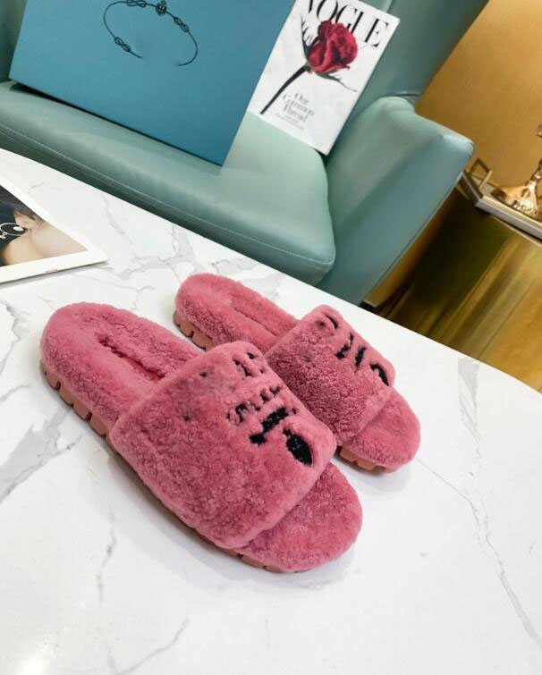 Luxurys Designers Women Slippers Wool Slide Winter Fur Fluffy Furry letters Sandals Warm Comfortable Slides Fuzzy Girl Flip Flop Slipper Shoes With Box
Luxurys Designers Women Slippers Wool Slide Winter Fur Fluffy Furry letters Sandals Warm Comfortable Slides Fuzzy Girl Flip Flop Slipper Shoes With Box