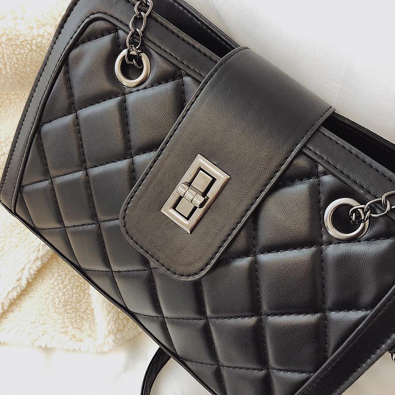 Wallets Women's Bag 2022 Fashion Korean Version Of Hand-held Embroidery Chain Versatile Single Shoulder Messenger BagWallets, Black
Wallets Women's Bag 2022 Fashion Korean Version Of Hand-held Embroidery Chain Versatile Single Shoulder Messenger BagWallets, Black