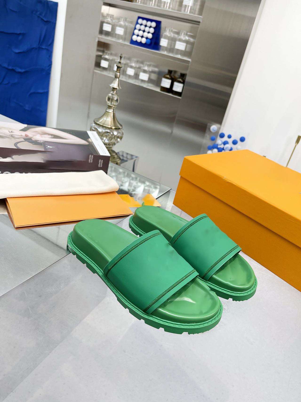 Latest High Quality Designer Ladies Slippers Luxury Women Color Sandals 3Colors Slippers, 3#
Latest High Quality Designer Ladies Slippers Luxury Women Color Sandals 3Colors Slippers, 3#