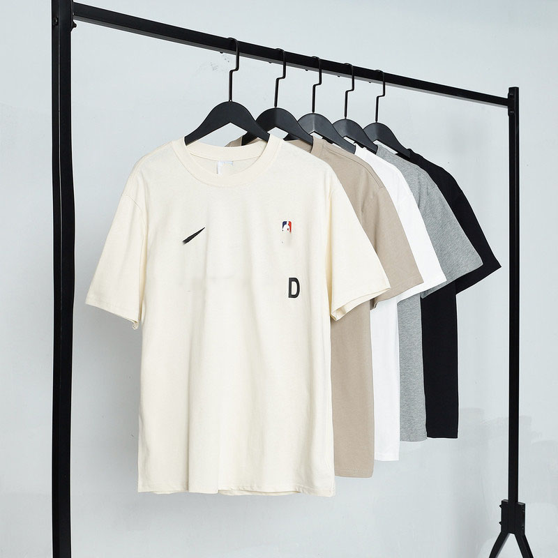 Brand T Shirt Mens Designers Women Clothing Cotton Short Fashion Sleeves Basketball Street Embroidered Letters Simple And Cooperation FundSize S- Pure Cotton
Brand T Shirt Mens Designers Women Clothing Cotton Short Fashion Sleeves Basketball Street Embroidered Letters Simple And Cooperation FundSize S- Pure Cotton