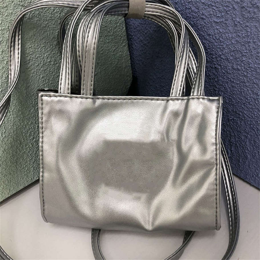 2022 Shoulder Handbags designer bags women handbag High quality soft Leather Crossbody luxurious Fashion Shopping Pink White Purse Satchels bag 3 Sizes, Sky blue
2022 Shoulder Handbags designer bags women handbag High quality soft Leather Crossbody luxurious Fashion Shopping Pink White Purse Satchels bag 3 Sizes, Sky blue