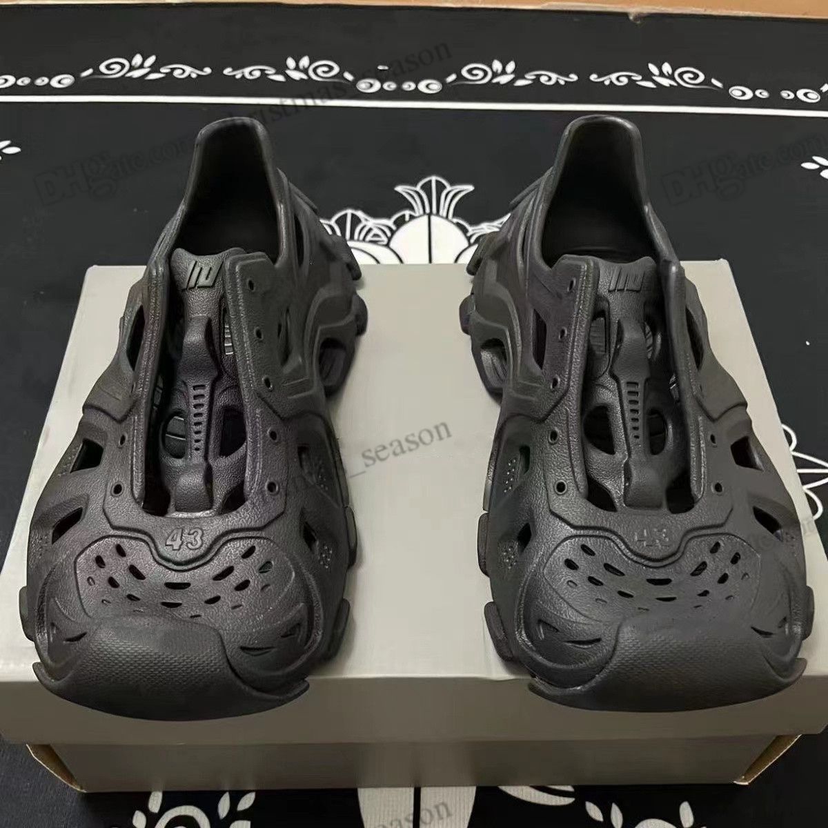 Designer lace-up sandals Slippers Paris Men Woman black beige slider Slide Slipper Foam slides rubber beach casual sneakers 38-44
Designer lace-up sandals Slippers Paris Men Woman black beige slider Slide Slipper Foam slides rubber beach casual sneakers 38-44
