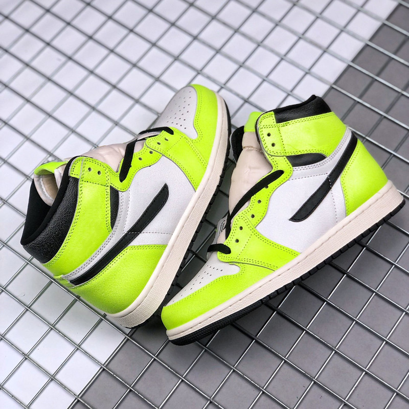 1s Volt Mens Basketball Shoes vibrant accents Womens Sneakers leather upper Athletic Trainers black concentric rubber Inspired by various colorways
1s Volt Mens Basketball Shoes vibrant accents Womens Sneakers leather upper Athletic Trainers black concentric rubber Inspired by various colorways