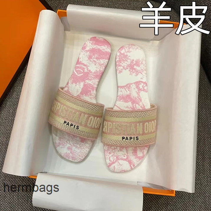 Printed Flat Slippers 2022 d Sandals Woman Fashion Holiday Lady Classic Christion Casual Shoes Sandal Letters Embroidered B83Y, Pink sheepskin
Printed Flat Slippers 2022 d Sandals Woman Fashion Holiday Lady Classic Christion Casual Shoes Sandal Letters Embroidered B83Y, Pink sheepskin