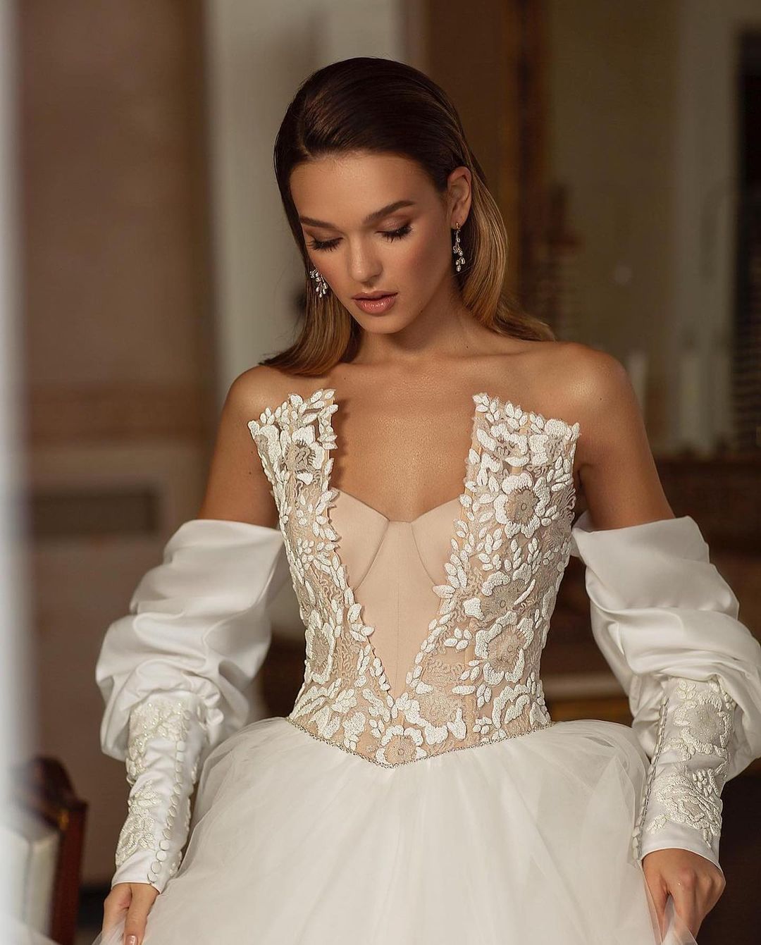 Ivory Luxurious Ball Gown Wedding Dresses Bateau Neck Off Shoulder Strapless Long Sleeves Appliques Beaded Sequins Lace Floor Length Bridal Ruffles We