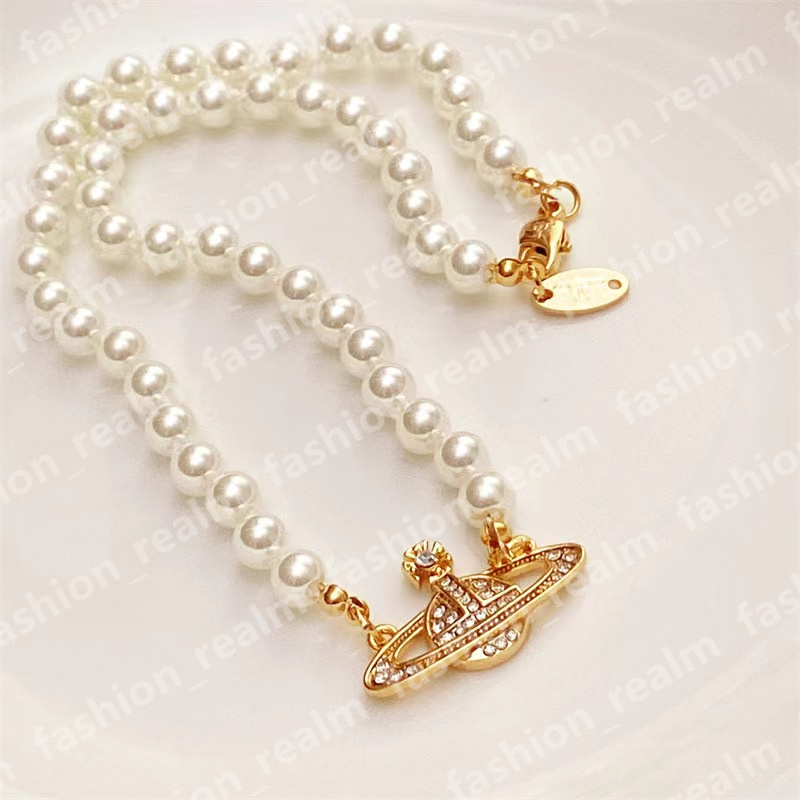 Pearl Necklaces Designer Jewelry Women Paper Clip Saturn Beaded pendant Necklace Copper 18K Gold Plated Clavicle Mother of pearl Diamond Chain for Wedding Party
Pearl Necklaces Designer Jewelry Women Paper Clip Saturn Beaded pendant Necklace Copper 18K Gold Plated Clavicle Mother of pearl Diamond Chain for Wedding Party