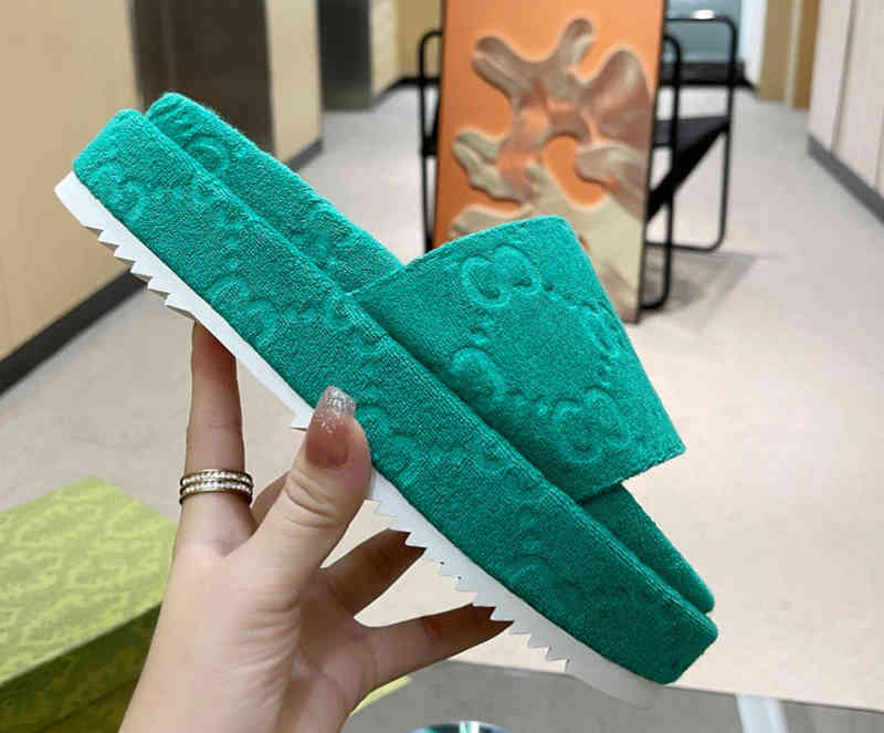 G family thick soled slippers summer 2022 new anti suede candy color cool slippers high-rise women's flat shoes with muffin soles, Royal blue
G family thick soled slippers summer 2022 new anti suede candy color cool slippers high-rise women's flat shoes with muffin soles, Royal blue