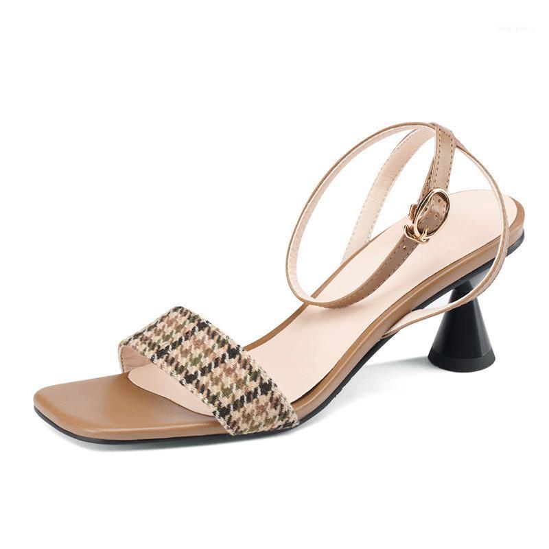 Sandals Summer Women's 2022 Thick High Heel French Style Large Size 40-43 Square Toe Plaid Cloth Surface Elegant Ladies Shoe, Beige
Sandals Summer Women's 2022 Thick High Heel French Style Large Size 40-43 Square Toe Plaid Cloth Surface Elegant Ladies Shoe, Beige