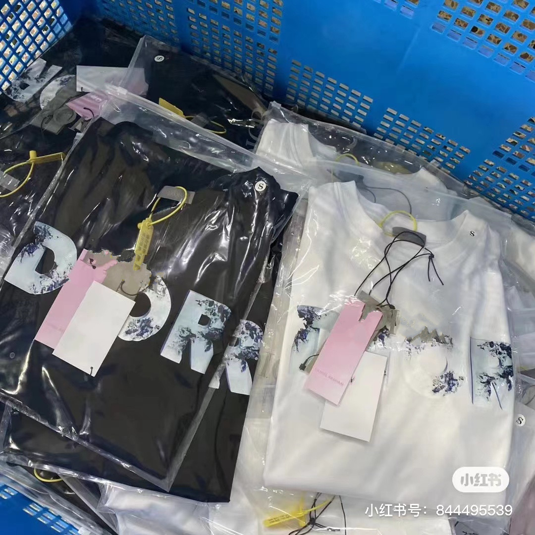 2022 Fashion new Luxury designer T shirts Women And Men Tops Summer Female Letter Appliques T-Shirt Ladies High Quality Casual Cotton tops, V1 high quality
2022 Fashion new Luxury designer T shirts Women And Men Tops Summer Female Letter Appliques T-Shirt Ladies High Quality Casual Cotton tops, V1 high quality