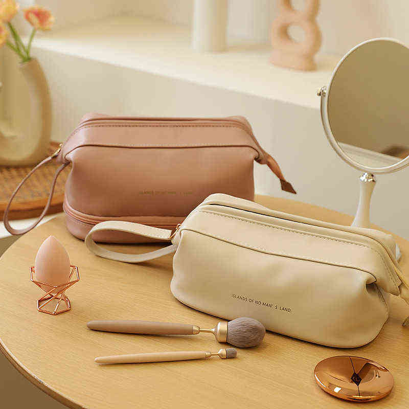 2022 new cloud makeup bag women's super large capacity Travel Portable cosmetics storage washing 220518