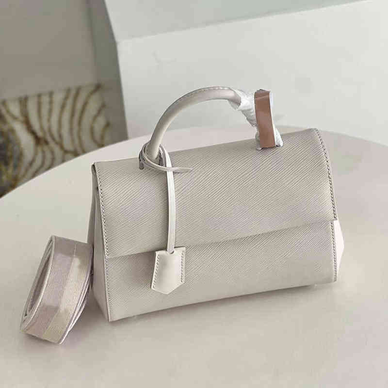 5A5A HIGH QUALITY CLUNY handbag classic woman shoulder bag designers purse fashion water ripples crossbody bags women leather flap totes, Black
5A5A HIGH QUALITY CLUNY handbag classic woman shoulder bag designers purse fashion water ripples crossbody bags women leather flap totes, Black