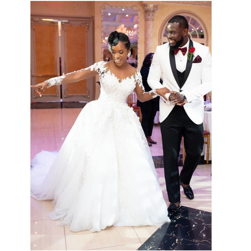 Bohemian Beach A Line Wedding Dress Lace Appliques V Neck Long Sleeve Bride Dresses Sexy Backless Bridal Gowns Formal 2022