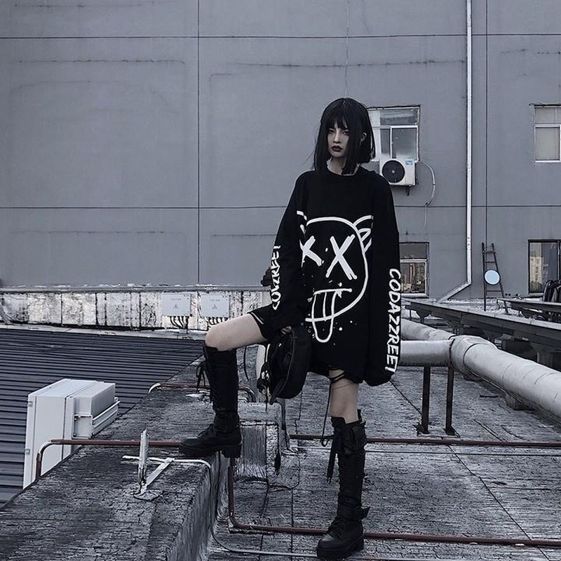 QWEEK Gothic Harajuku T Shirt Women Korean Fashion Black Long Sleeve Hip Hop Punk Streetwear Autumn Mall Goth Tops Female Tee 220321