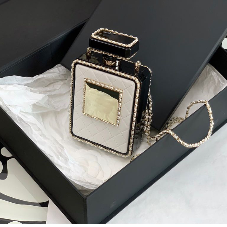 10A Top quality woman crossbody bag 16cm Limited edition perfume bottle bagss leather shoulder bag luxury designer bags lady purse cosmetic bag With box C041
10A Top quality woman crossbody bag 16cm Limited edition perfume bottle bagss leather shoulder bag luxury designer bags lady purse cosmetic bag With box C041