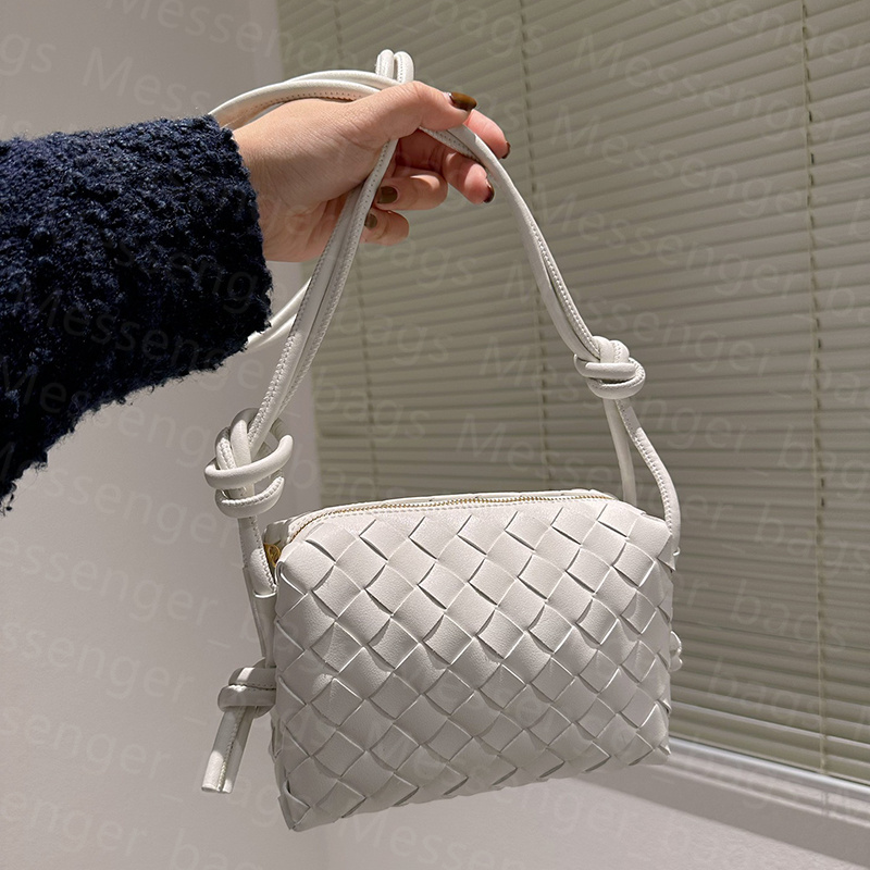 Designer Shoulder bags Mini Loop Camera Bag Mini Totes pressed intrecciato Cross body Zip closure handbags Plain lether Knitting wallets coin purse With BOX