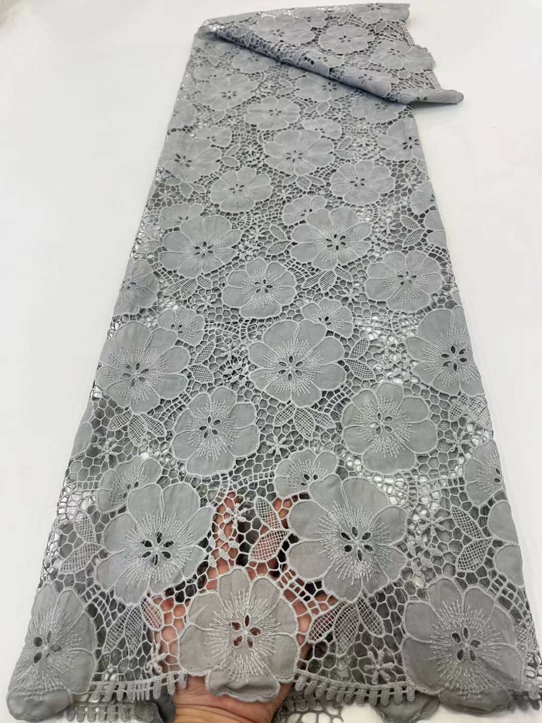 New Pure Tissue Cord Lace Fabric Cotton Gary Embroidery Flowers Cord Laces Fabrics for Party Dress Woman 5 yards
New Pure Tissue Cord Lace Fabric Cotton Gary Embroidery Flowers Cord Laces Fabrics for Party Dress Woman 5 yards