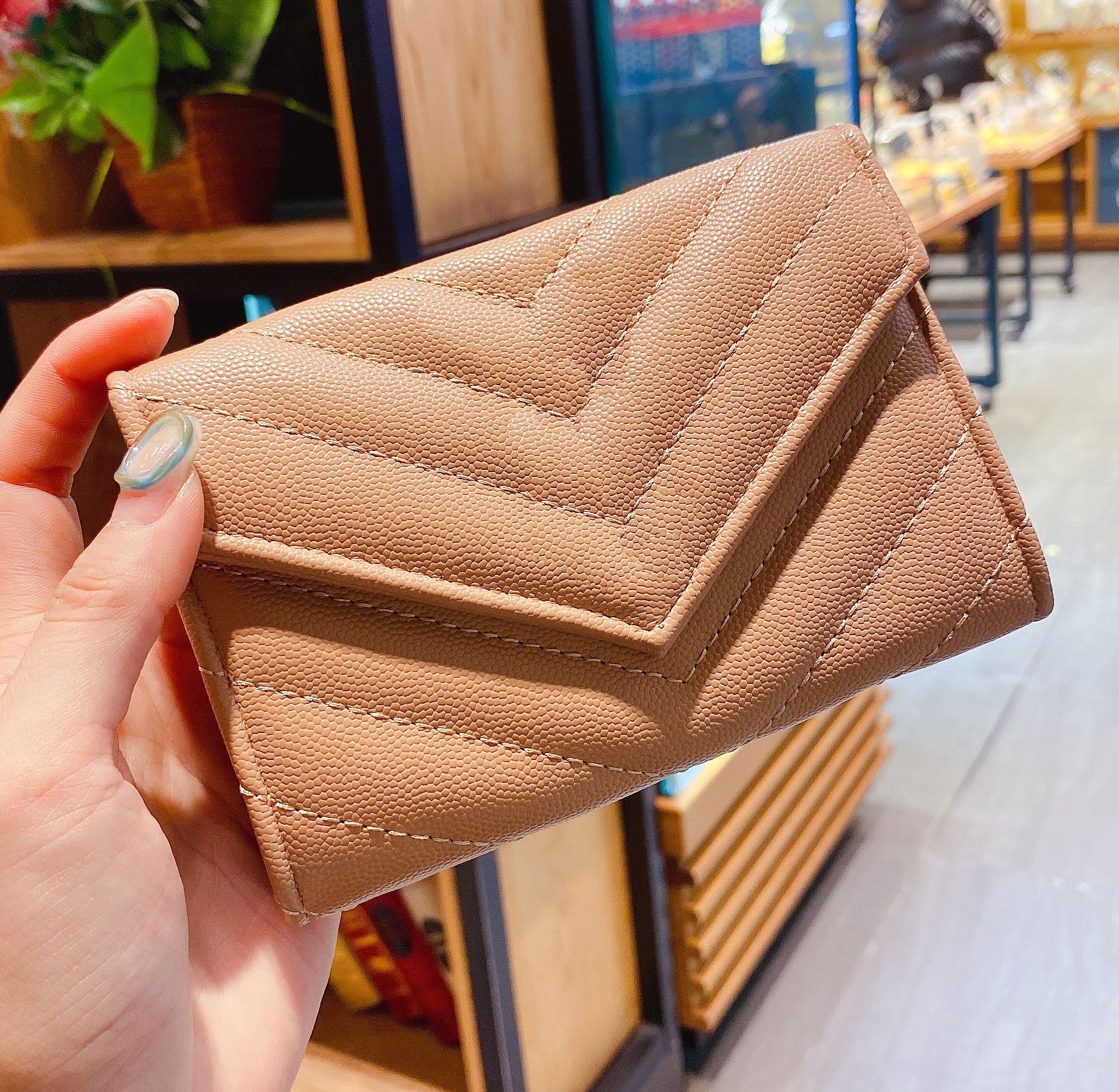 2022 Wallet for Women Designer Purse Zipper Bag Ladies Card Holder Pocket Top Quality Coin Hold, Black
2022 Wallet for Women Designer Purse Zipper Bag Ladies Card Holder Pocket Top Quality Coin Hold, Black