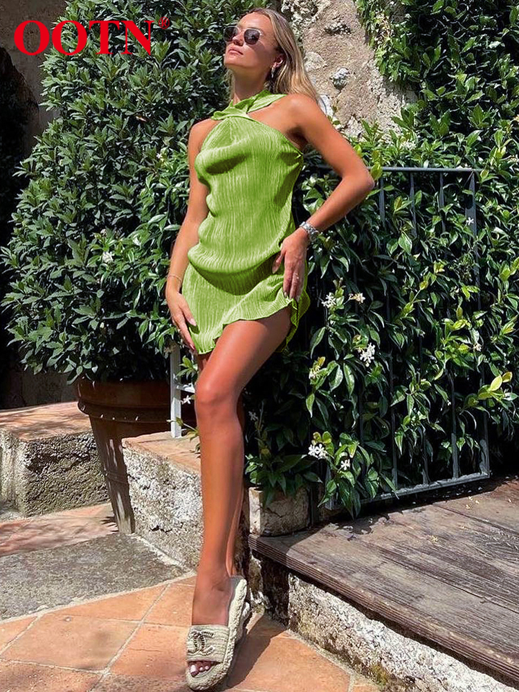 OOTN Sexy Dress Pleated Fabric Halter Criss-Cross Bodycon High Street Mini Dress Stretch Sleeveless Slender Summer Dress Women 220511