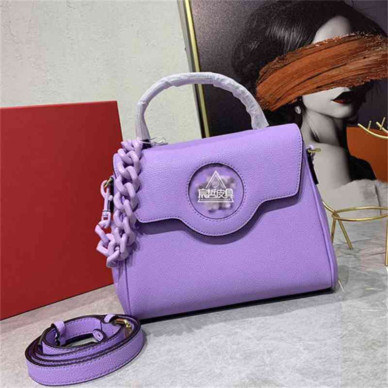 Medusa Handbag High Quality Product Design Super Bright Chain Bag Beautiful Head Women's Bag Versatile Women's Handbag Single Shoulder Messenger Bag, Purple
Medusa Handbag High Quality Product Design Super Bright Chain Bag Beautiful Head Women's Bag Versatile Women's Handbag Single Shoulder Messenger Bag, Purple