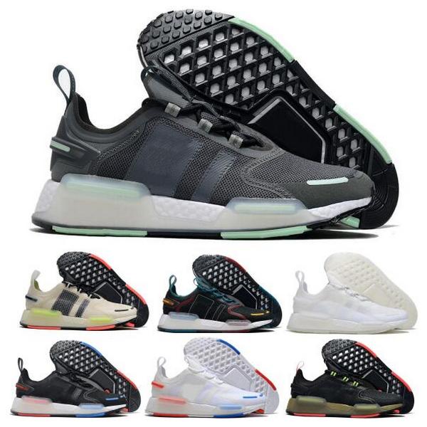 2022 Nmds R1 V3 Mens Designer Running Shoes OG White Iridescen Utility Green Triple Black Top Quality Men Women Sports Sneakers Trainers Size 5.5 - 12
2022 Nmds R1 V3 Mens Designer Running Shoes OG White Iridescen Utility Green Triple Black Top Quality Men Women Sports Sneakers Trainers Size 5.5 - 12