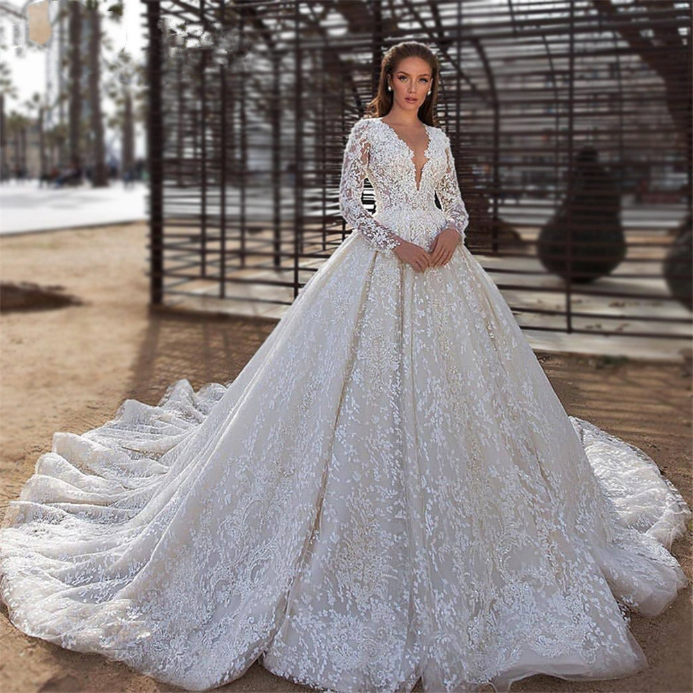 Princess Ball Gown Wedding Dresses Long Sleeves V Neck 3D wer Sequins Appliques Beads Lace Ruffles or Length Bridal Gowns Plus Size robes de soiree