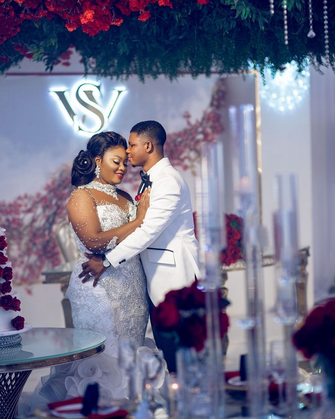 Luxury Crystals Beaded Aso Ebi Wedding Gowns Long Train Flouncing Ruffles Long Sleeves High Neck Lace-up Mermaid Chapel Bridal Dresses Afrian Robe De 