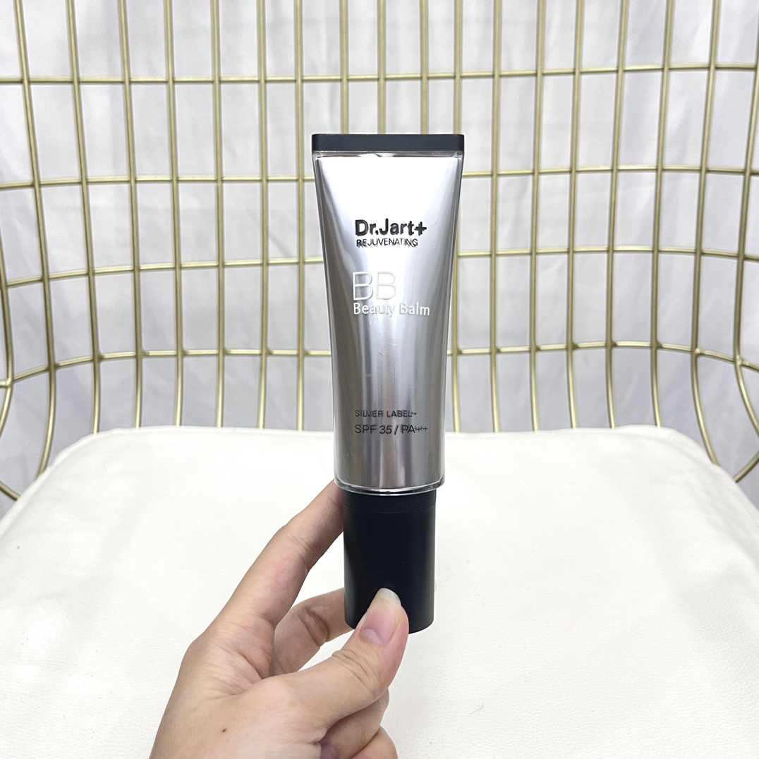 Wholesale Brand DR.JART BB Beauty balm silver label Foundation 40ml SPF35 Makeup Cosmetics Full Coverage Lightweight Face Flawless Concealed
Wholesale Brand DR.JART BB Beauty balm silver label Foundation 40ml SPF35 Makeup Cosmetics Full Coverage Lightweight Face Flawless Concealed