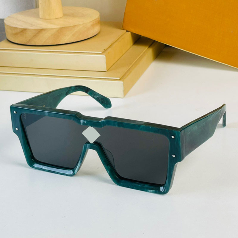 Mens sunglasses Z1547E Marble Green Frame Cyclone Sunglasses classic sun glasses womens fashion all-match resort designer top quality with box
Mens sunglasses Z1547E Marble Green Frame Cyclone Sunglasses classic sun glasses womens fashion all-match resort designer top quality with box