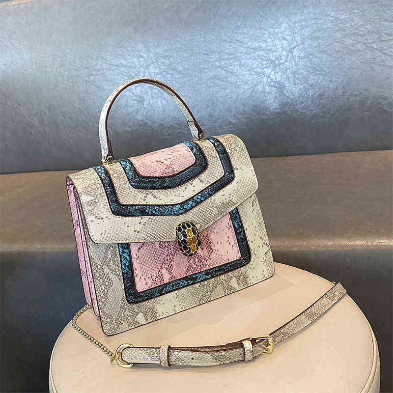 Advanced leather handbag women's new versatile one shoulder atmospheric chain diagonal small square bag Purses, Phone bag
Advanced leather handbag women's new versatile one shoulder atmospheric chain diagonal small square bag Purses, Phone bag