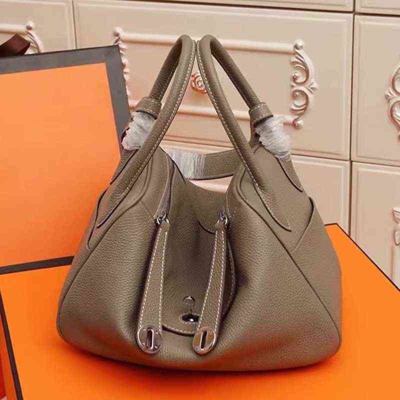 Leather shoulders Messenger bag luxury handbag women's bag designer handbag big capacity women's bag silver fastener X220331, In blue
Leather shoulders Messenger bag luxury handbag women's bag designer handbag big capacity women's bag silver fastener X220331, In blue