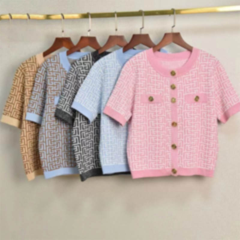 HIGH STREET luxury Designer High quality Runway Suit Set Women' Monogram Jacquard Top Knitted Skirt Set Two Pieces T076, Pink
HIGH STREET luxury Designer High quality Runway Suit Set Women' Monogram Jacquard Top Knitted Skirt Set Two Pieces T076, Pink