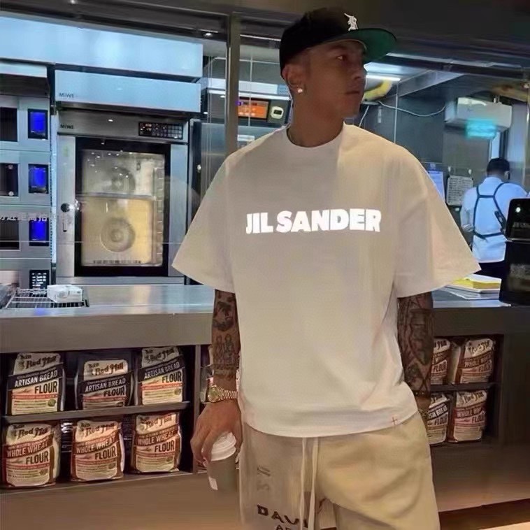 2022 New Reflective Letter T-Shirt Men Women Cotton Casual Tops Short Sleeve Oversize Tees
2022 New Reflective Letter T-Shirt Men Women Cotton Casual Tops Short Sleeve Oversize Tees
