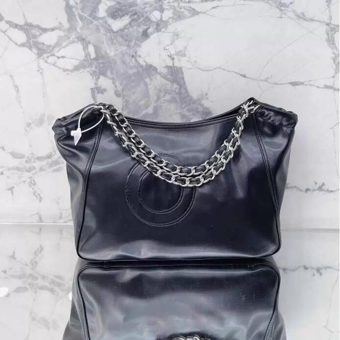 TZ Ladies Genuine Leather Shopping Bags Vintage White Black Classic Handbags Double Metal Chain Hardware Badge Pattern Shoulder Bag Tote Bag 34CM, Shipping
TZ Ladies Genuine Leather Shopping Bags Vintage White Black Classic Handbags Double Metal Chain Hardware Badge Pattern Shoulder Bag Tote Bag 34CM, Shipping