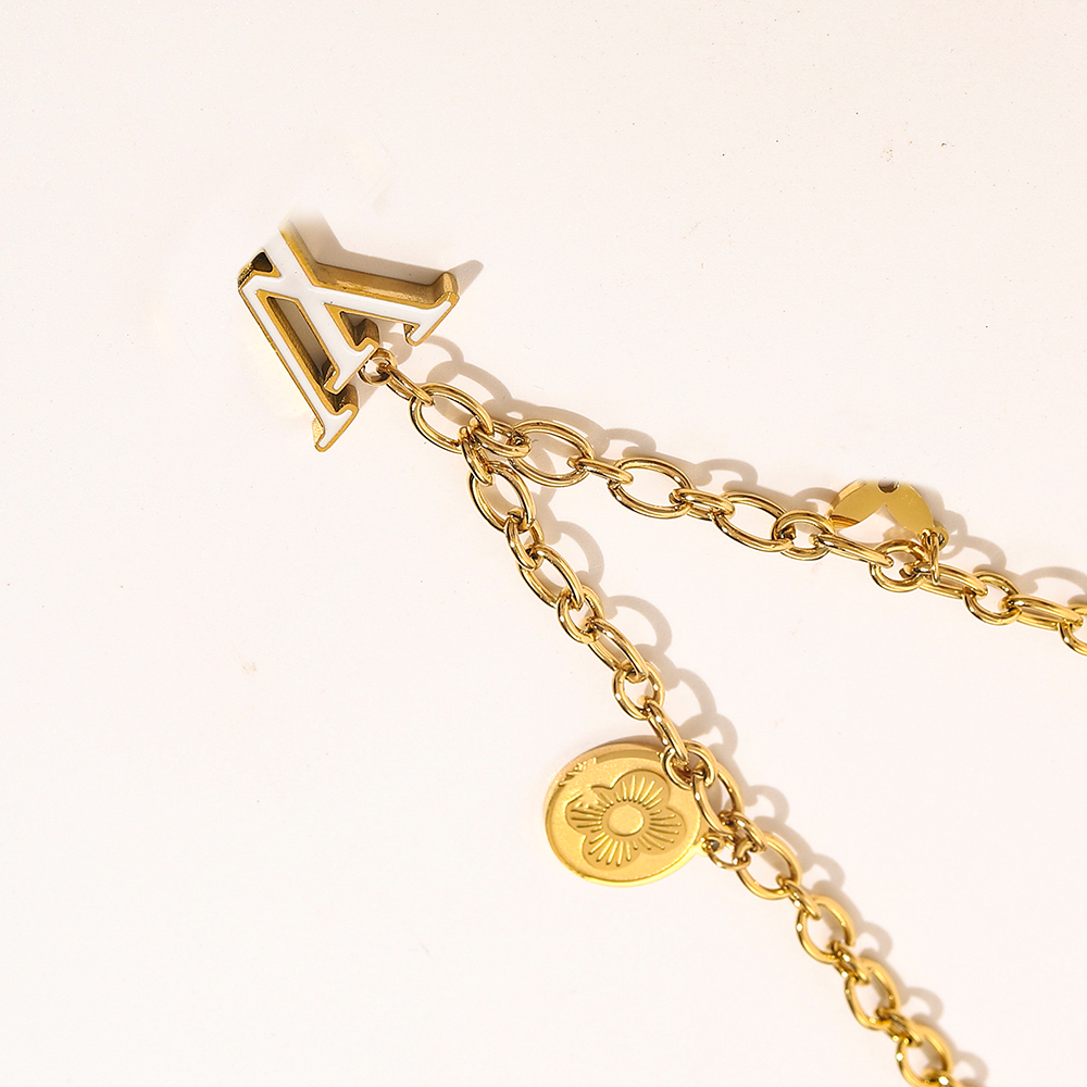 Pendant Necklaces Luxury Designer Necklace Choker Pendant Chain 18K Gold Plated Stainless Steel Letter Necklaces Fashion Womens Wedding Jewelry ZG1193 T230203
Pendant Necklaces Luxury Designer Necklace Choker Pendant Chain 18K Gold Plated Stainless Steel Letter Necklaces Fashion Womens Wedding Jewelry ZG1193 T230203
