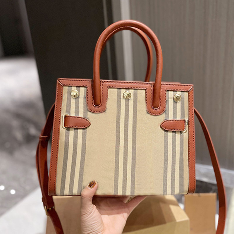 26cm Rivet Tote Bags Check Handbags Pvc Bridle Leather Crossbody Bags Tartan Wallets Purse Double Handle Shoulder Bag Patchwork Removable Strap
26cm Rivet Tote Bags Check Handbags Pvc Bridle Leather Crossbody Bags Tartan Wallets Purse Double Handle Shoulder Bag Patchwork Removable Strap
