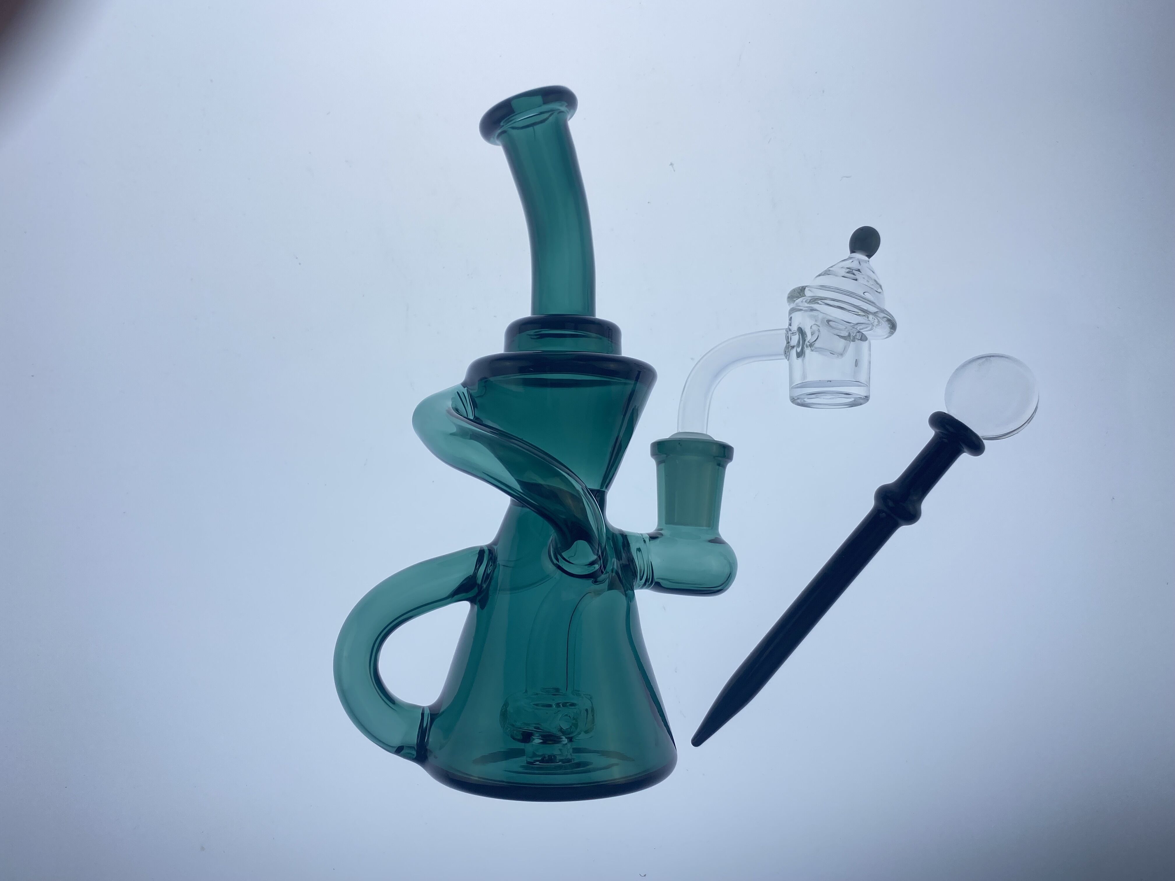 New Hookahs small backwater glass bong factory direct supply to accept personalized custom 14mm glass oil stained
