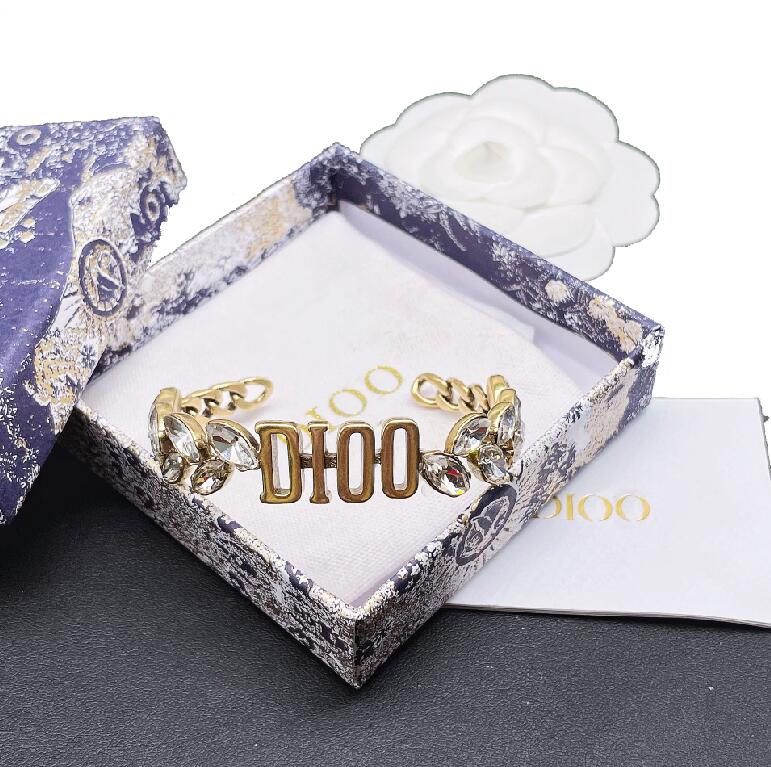 New Bracelet cuffs Retro Brass Letter Wheat Ear Horse Eye Drill Opening Bracelet Temperament Fashion Net Red
New Bracelet cuffs Retro Brass Letter Wheat Ear Horse Eye Drill Opening Bracelet Temperament Fashion Net Red