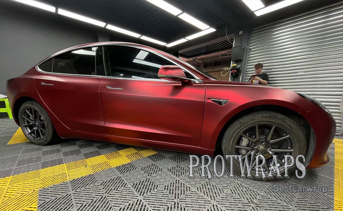 Top Quality Deep Romantic Red Satin Chrome Vinyl CAR Wrap Film sticker Wrapping Covering Foil Low tack glue 3M quality 1.52x20m Roll 5x65ft