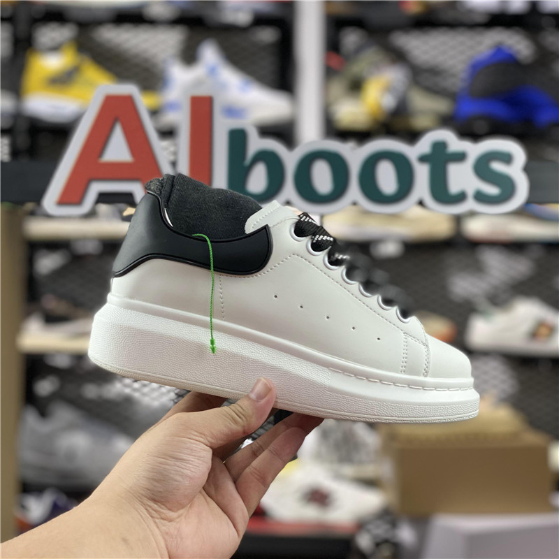 2022 Lace Box Logo Fashion Black Women Womens Men Shoes With Up Platform Leather Oversized White Sneakers Designer Luxury Velvet Casual Trai
2022 Lace Box Logo Fashion Black Women Womens Men Shoes With Up Platform Leather Oversized White Sneakers Designer Luxury Velvet Casual Trai