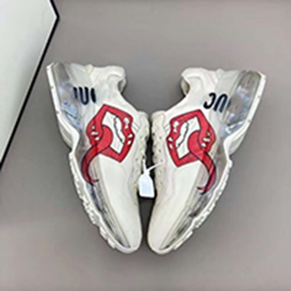 Designer Rhyton Shoes Beige Men Trainers Vintage Luxury Chaussures Ladies Shoe Fashion Sneakers Wave Mouth Sneaker With Box rt88
Designer Rhyton Shoes Beige Men Trainers Vintage Luxury Chaussures Ladies Shoe Fashion Sneakers Wave Mouth Sneaker With Box rt88