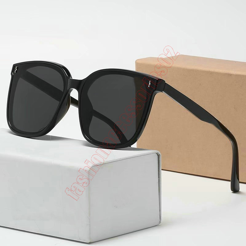 2022 Luxurious Oversized Black Square Sunglasses Designer Fashion For Men Woman Vintage Sunglasses Summer Style oval Frameless 30montaigne Su Sun Glasses
2022 Luxurious Oversized Black Square Sunglasses Designer Fashion For Men Woman Vintage Sunglasses Summer Style oval Frameless 30montaigne Su Sun Glasses