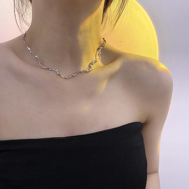 Chokers Irregular Wave Metal Necklace Retro Punk Trendy Necklaces For Woman Ins Korean Temperament Style Chain Choker Party Jewelry GiftChok
Chokers Irregular Wave Metal Necklace Retro Punk Trendy Necklaces For Woman Ins Korean Temperament Style Chain Choker Party Jewelry GiftChok