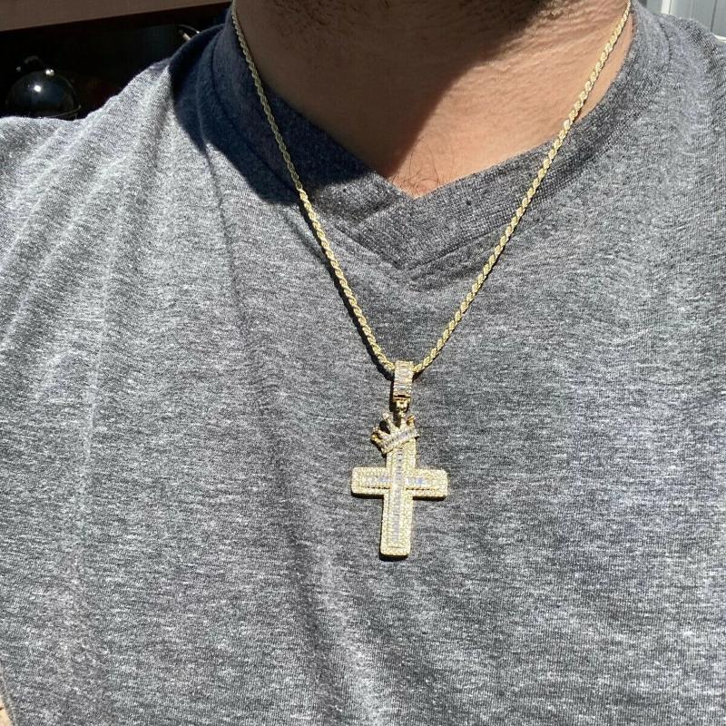 Chains Hiphop Trendy Cross Charm Pendant Necklace With Rope Chain For Men Boy Fashion Iced Out Bling 5A Cubic Zirconia CZ Crown JewelryChain
Chains Hiphop Trendy Cross Charm Pendant Necklace With Rope Chain For Men Boy Fashion Iced Out Bling 5A Cubic Zirconia CZ Crown JewelryChain