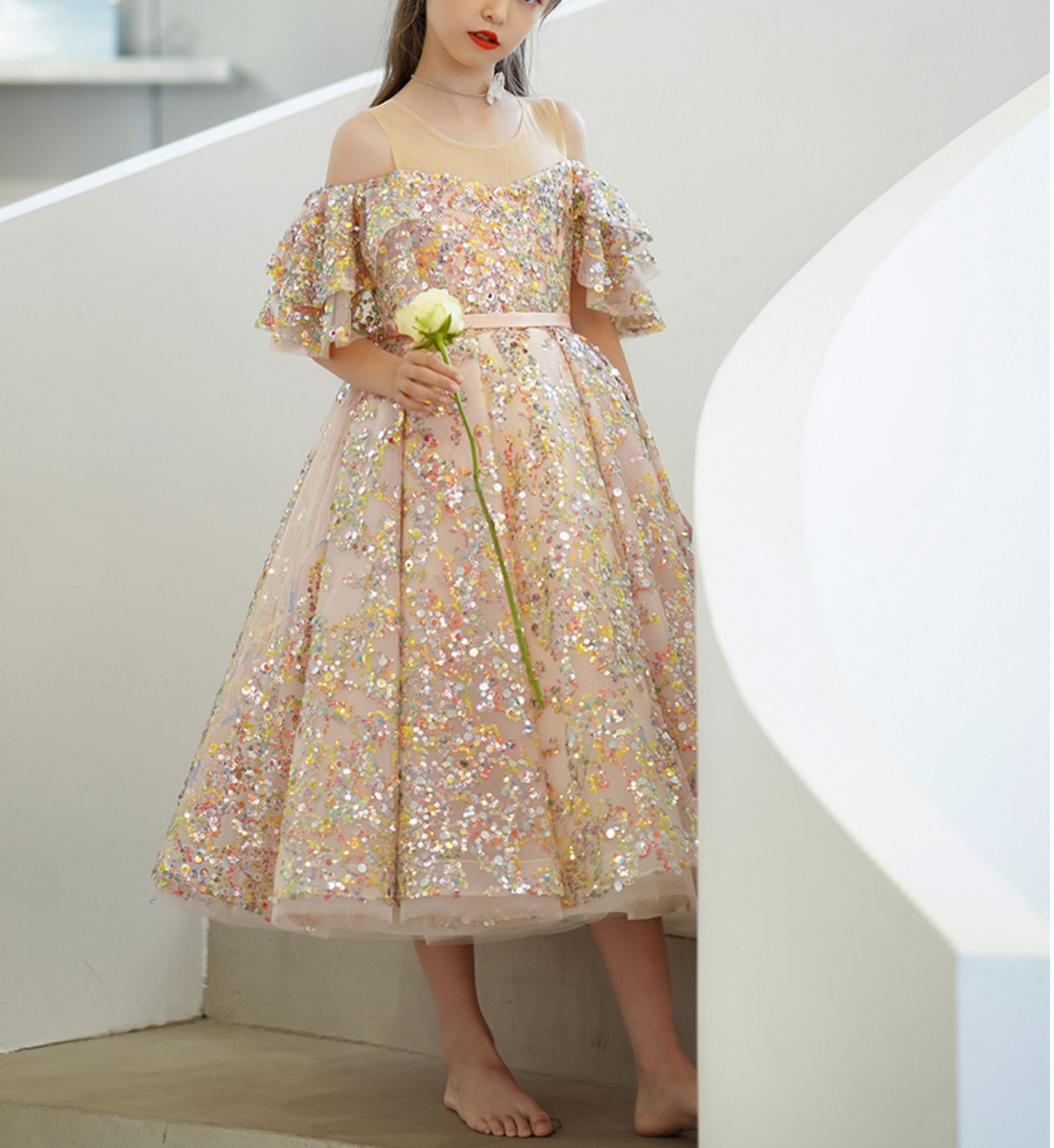 2023 Flower Girls Dresses Sheer Neck Long Sequined Hand Made Flowers Kids Formal Birthday Party Wear Lace Satin Girl Dress for Wedding