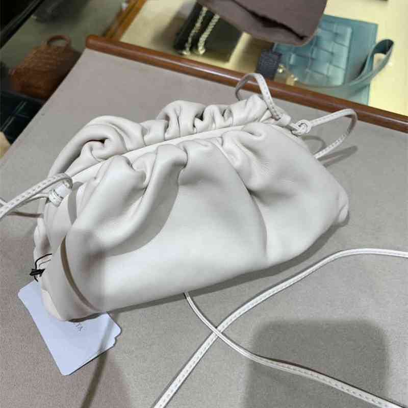 Glossy Luxurys Venetas Bottegas Handbags Pouch Small Cloud Single Shoulder Messenger Hand Women's Bag Drd1
Glossy Luxurys Venetas Bottegas Handbags Pouch Small Cloud Single Shoulder Messenger Hand Women's Bag Drd1