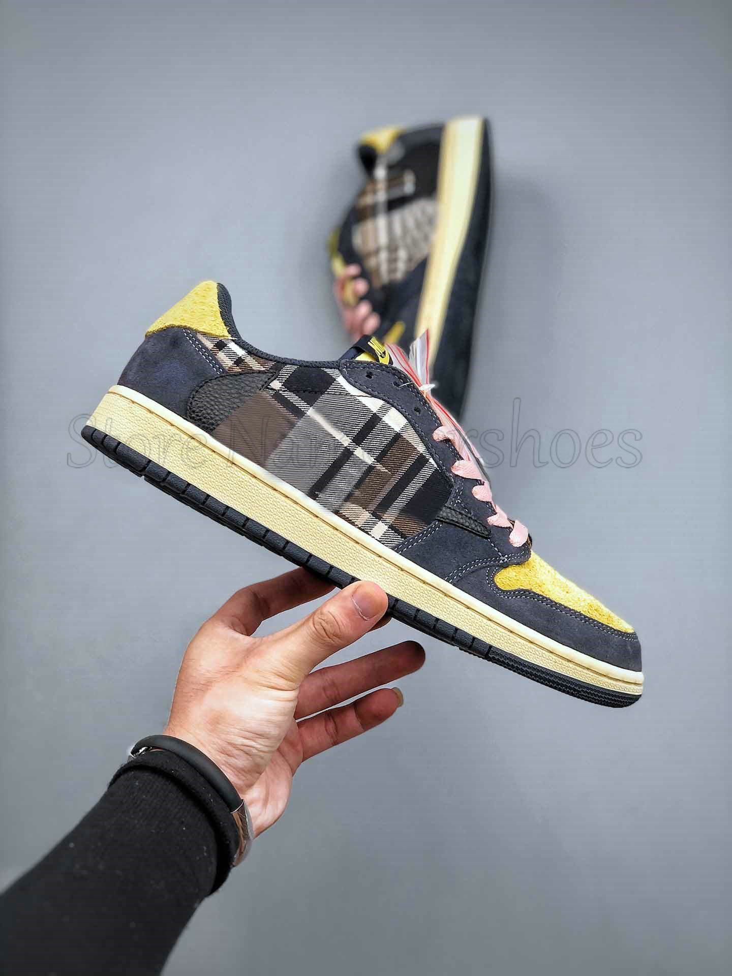 Mens Womens Fashion Lattice Canvas Running Shoes 1 Low Leather Cashew Flower Sneakers Unisex Designers Trainers Jogging Walking Sports Shoes, Color 1
Mens Womens Fashion Lattice Canvas Running Shoes 1 Low Leather Cashew Flower Sneakers Unisex Designers Trainers Jogging Walking Sports Shoes, Color 1