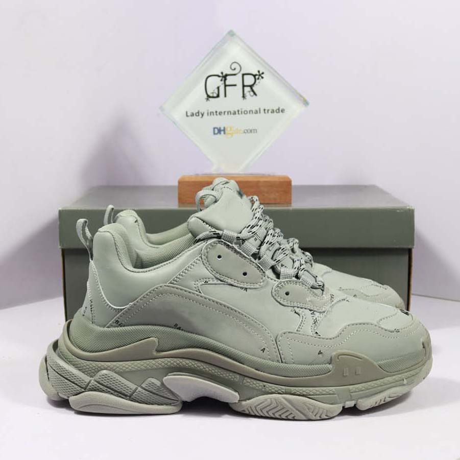 2022 triple s men women casual shoes designer platform sneakers black white grey red pink green Light Tan oreo mens trainers sports fashion tennis 02, #0
2022 triple s men women casual shoes designer platform sneakers black white grey red pink green Light Tan oreo mens trainers sports fashion tennis 02, #0