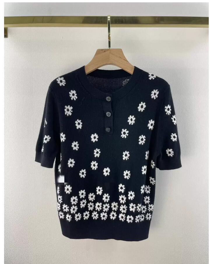 Milan Runway Sweater 2022 Spring Summer Short Sleeves O Neck Print Women's Sweaters High End Jacquard Pullover Designer Sweater 0313-10, Black
Milan Runway Sweater 2022 Spring Summer Short Sleeves O Neck Print Women's Sweaters High End Jacquard Pullover Designer Sweater 0313-10, Black